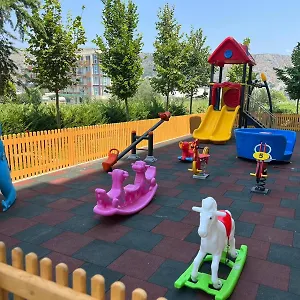 Отель Domus &, Шенджин